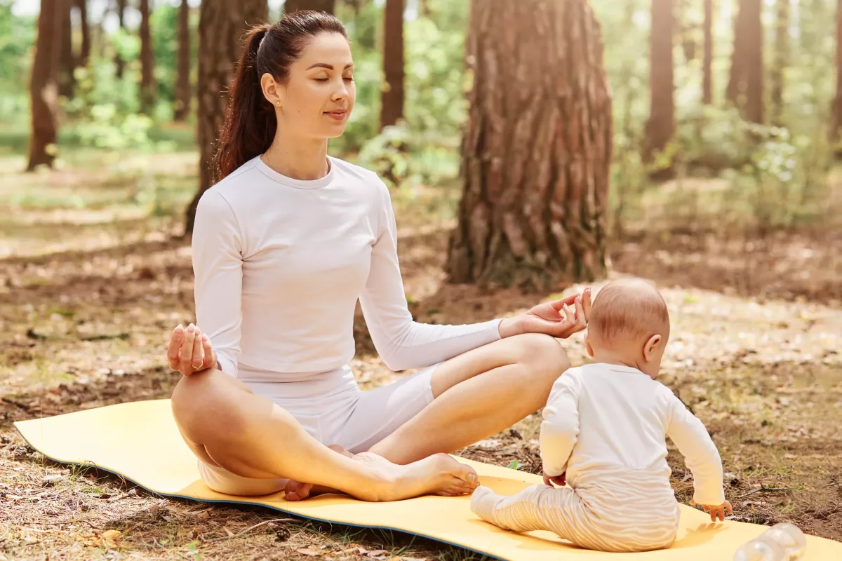 femme-bebe-meditation